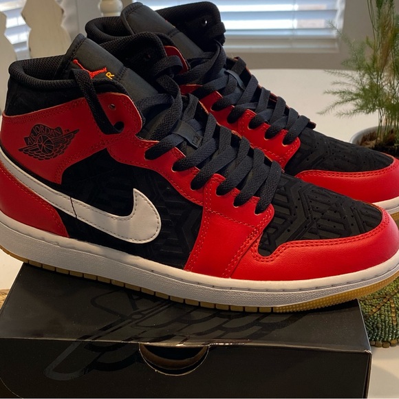 Nike Air Jordan 1 Mid SE Tennis Shoe NIB - Picture 10 of 12